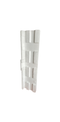 É um material de embalagem comum, feito de poliestireno e outros plásticos de espuma.
