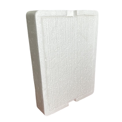 É um material de embalagem comum, feito de poliestireno e outros plásticos de espuma.