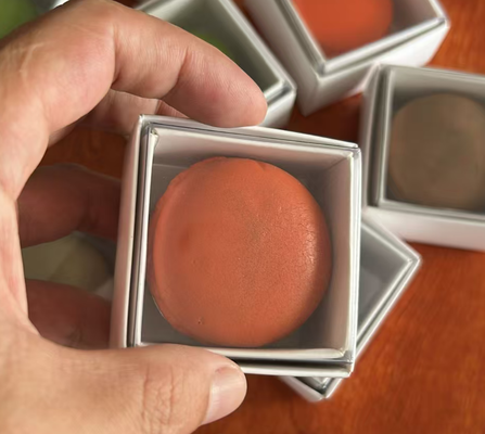 Caixa de embalagem macaron transparente ecológica com impressão personalizada para exibição de presentes e alimentos